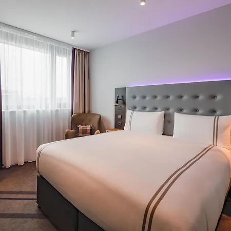 Premier Inn Karlsruhe City Am Wasserturm-2