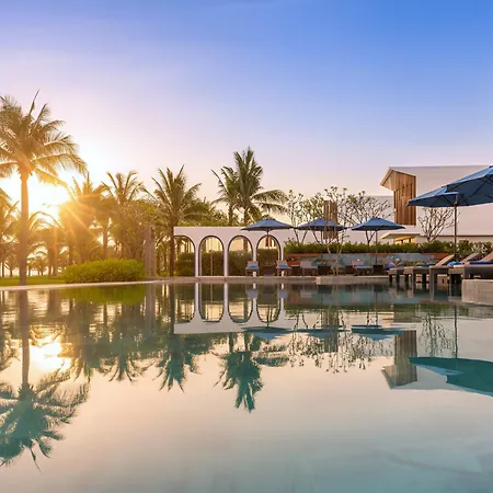 Wyndham Royal Beachfront Resort & Spa Hoi An Danang-2
