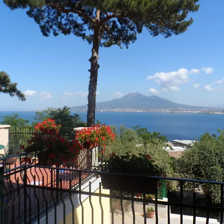 Ancelle Sorrento - Casa D'Accoglienza-3
