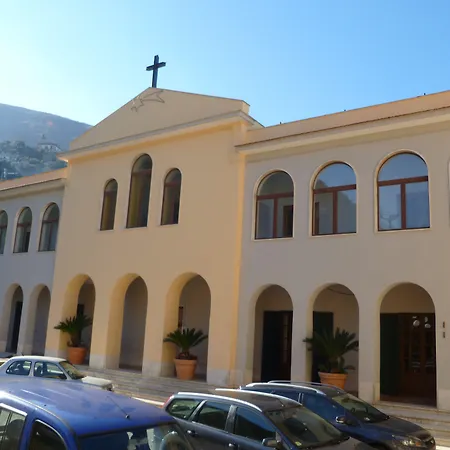 Ancelle Sorrento - Casa D'Accoglienza-2