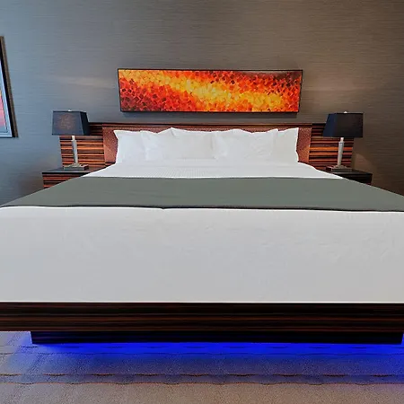 Hotel Clique Calgary Airport-3