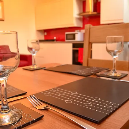 Edinburgh City Suites-2