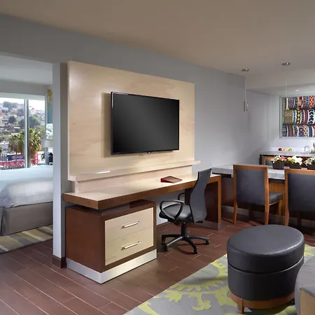 Courtyard By Marriott Queretaro-3