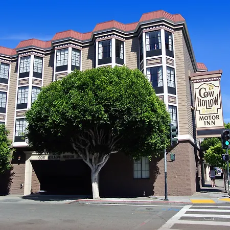Cow Hollow Inn And Suites-2