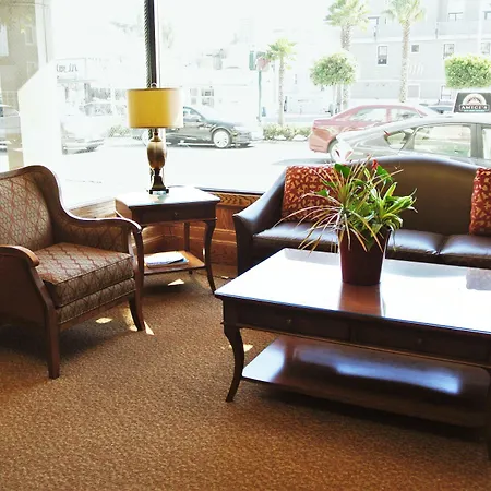 Cow Hollow Inn And Suites-3