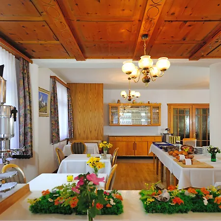 Hotel Alphubel-3