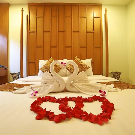 Lotus Hotel Patong-2