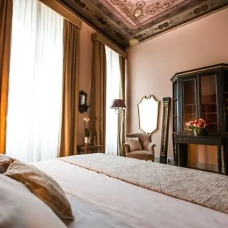 Soprarno Suites-2