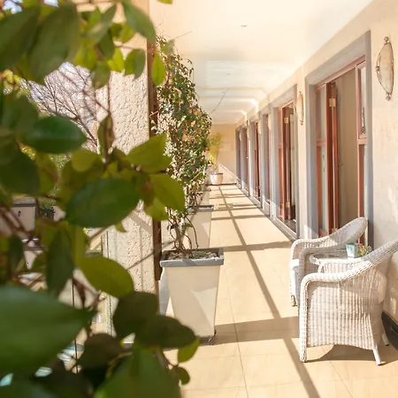 Inn And Out Plus Craighall-3
