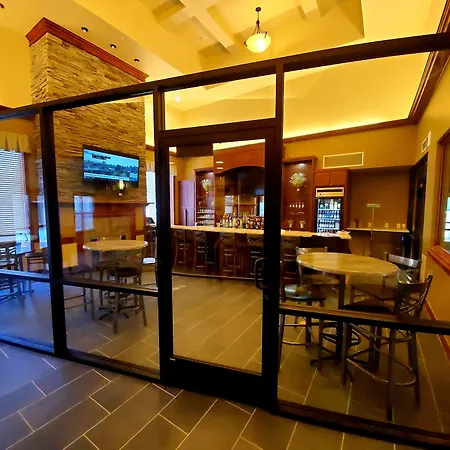Clarion Hotel & Suites Williston-3