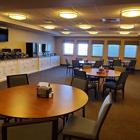 Clarion Hotel & Suites Williston-2