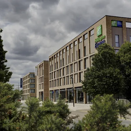 Holiday Inn Express London - Excel By Ihg-2