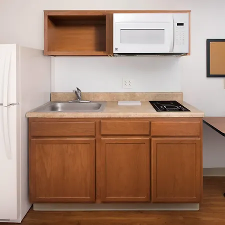 Extended Stay America Select Suites - Cleveland - Airport-3