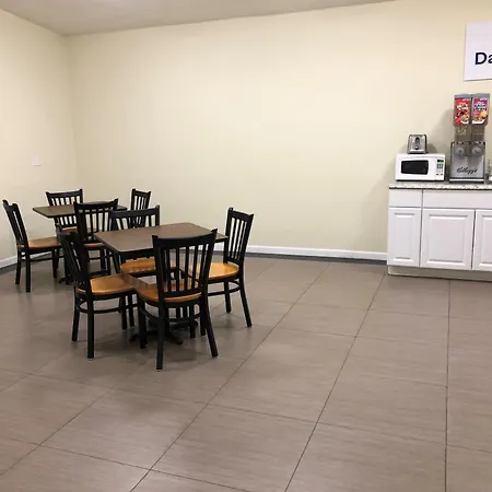 Days Inn By Wyndham Brawley-2