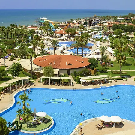 Bellis Deluxe Hotel & Heated For Winter Aqua Park-2