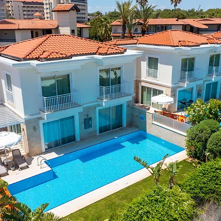 Bellis Deluxe Hotel & Heated For Winter Aqua Park-3