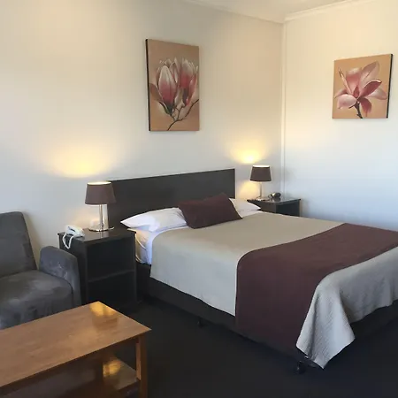 Ploughmans Motor Inn-2