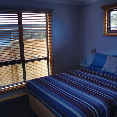 Strahan Bungalows-3