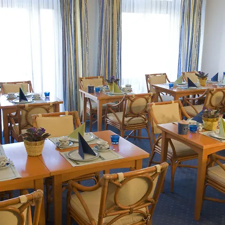 Hotel Gaestehaus Forum Am Westkreuz-2