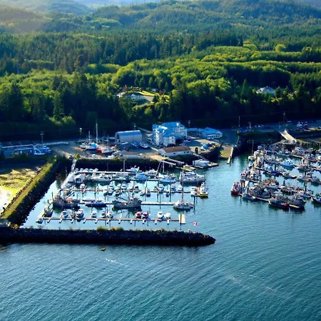 Quarterdeck Inn Port Hardy-3