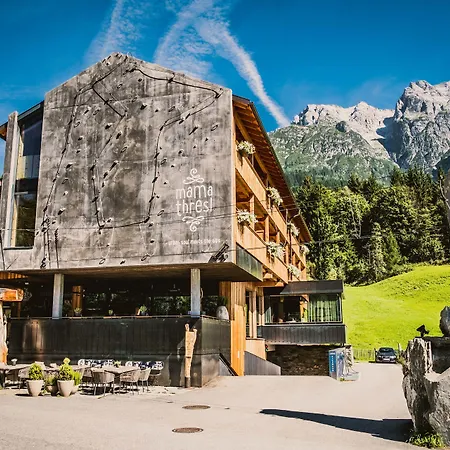 Mama Thresl-3
