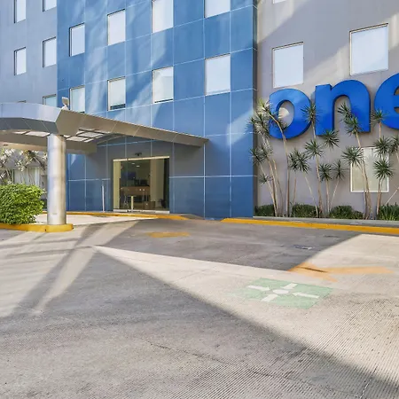 One Leon Poliforum-2