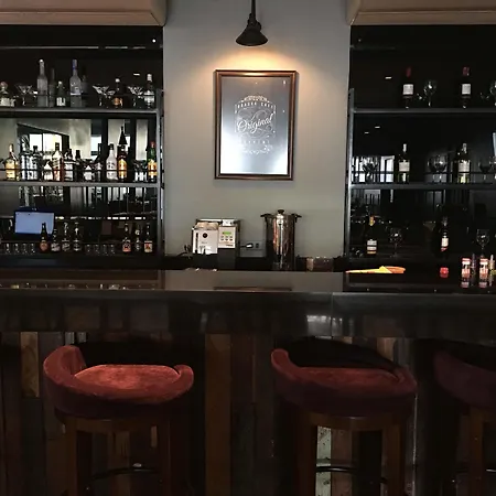 Amelie Hotel Manila-3