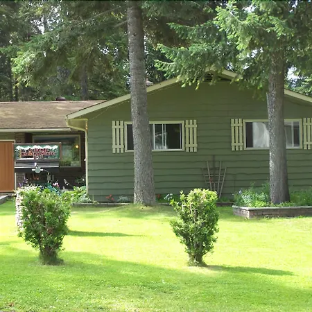 Auberge Kicking Horse Guest House-2