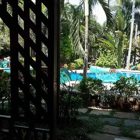 Rattana Guesthouse & Bungalow-2