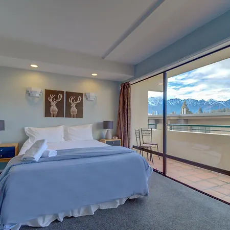 Lakefront Apartments,18 Lake Esplanade Road-2
