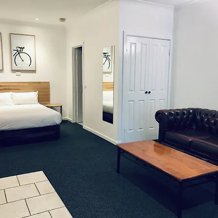 Bright Avenue Motor Inn-3