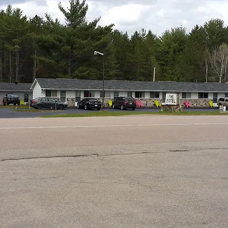 Pine Motel-3