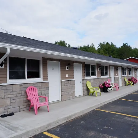 Pine Motel-3