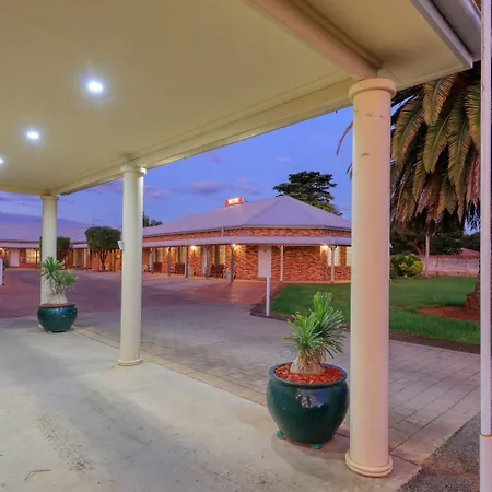 Country Gardens Motor Inn-2