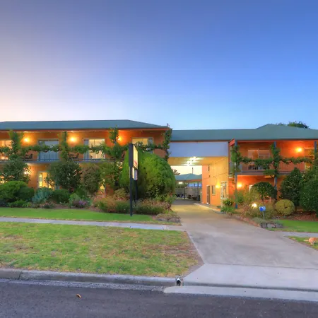 The Vines Motel & Cottages-3