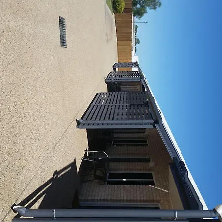 Emerald Park Motel-2