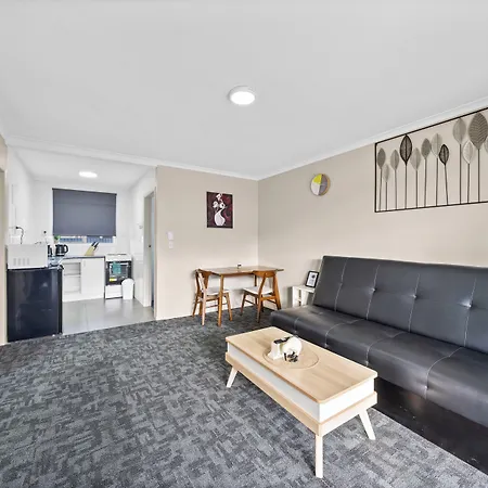 Ashlar Motel-2