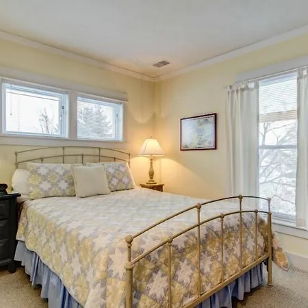 Captain'S Cottage Suites-3
