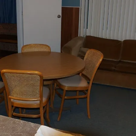 Golden Leaf Motel-2
