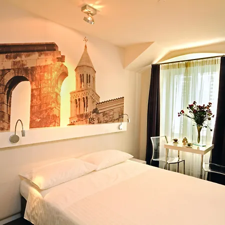 La Porta Luxury Rooms-3