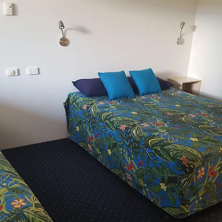 Fourth Avenue Motor Inn-2