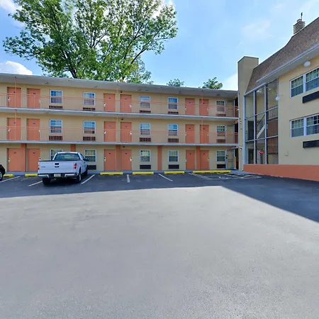 Media Inn & Suites-3