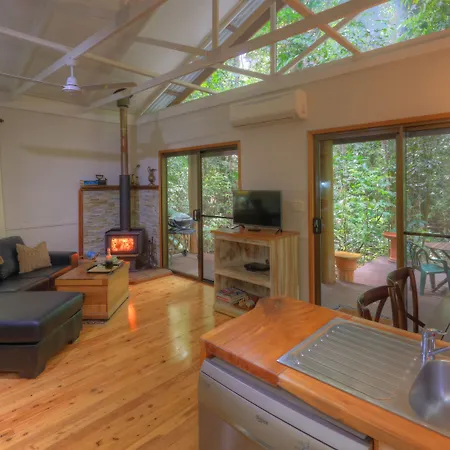 Crater Lakes Rainforest Cottages-3