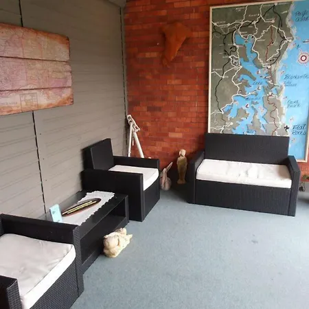 Black Swan Waterfront Motel (Adults Only)-3
