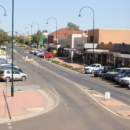 Cobar Town & Country Motor Inn-3