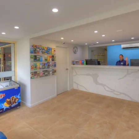 Alex Beach Cabins And Tourist Park-2