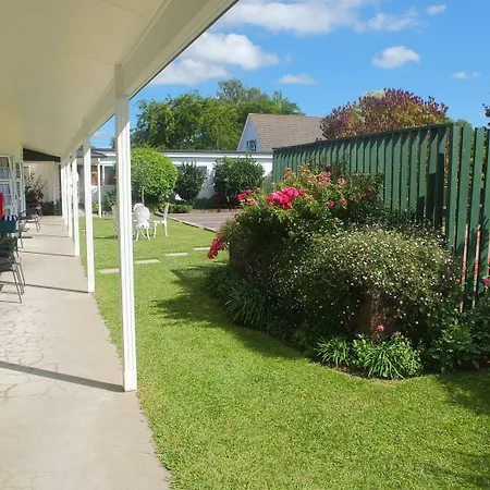 Colonial Court Motel-2