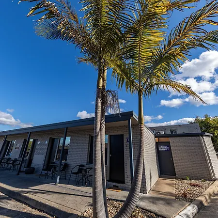 Eden Motel-2