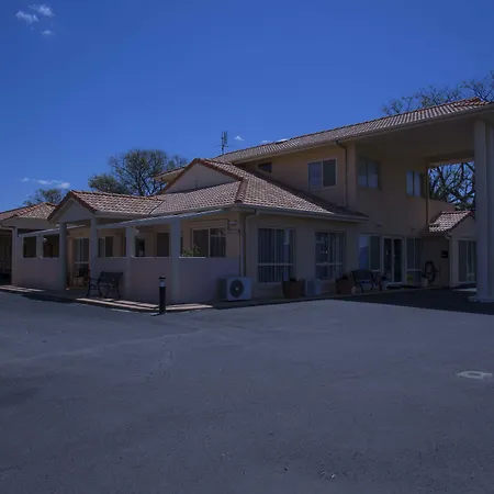 Country Roads Motor Inn-2