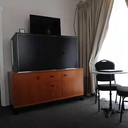 Norwood House Motel & Receptions-2